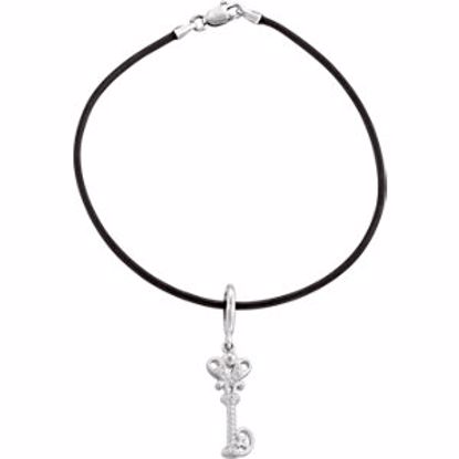 85382:104:P 14kt White Vintage-Inspired Key Charm 7" Bracelet