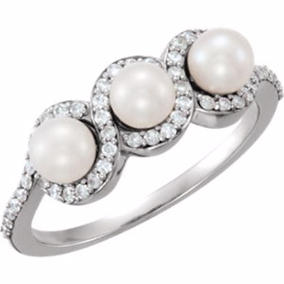 6477:601:P 14kt White Freshwater Cultured Pearl & 1/4 CTW Diamond Ring