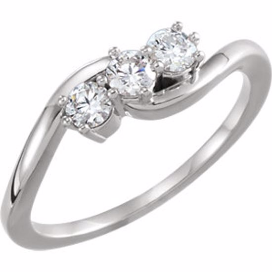 122211:617:P Platinum 1/3 CTW Diamond 3-Stone Ring