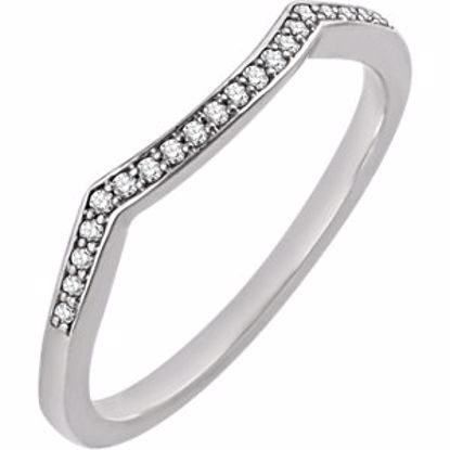 651848:102:P 14kt White 1/10 CTW Diamond Band