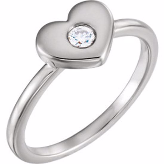 122822:600:P 14kt White 1/10 CTW Diamond Heart Ring 